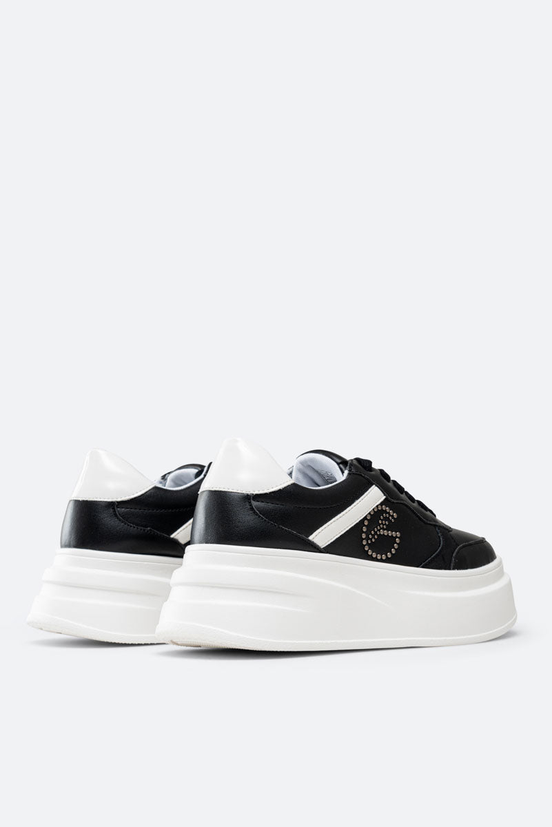 Floyd Black Sneakers