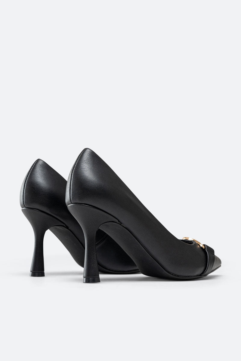 Miranda Pumps in Black Synthetic Leather