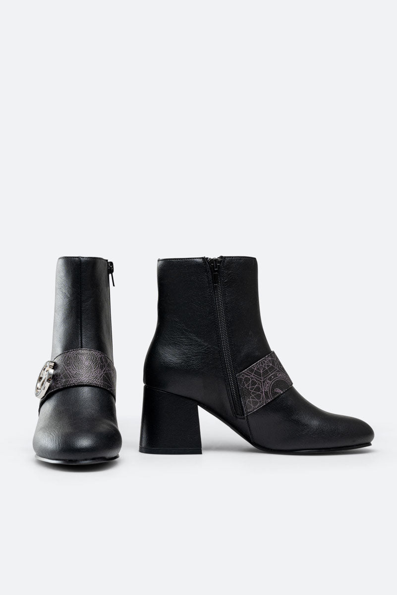 Sidney Mono Black Ankle Boots