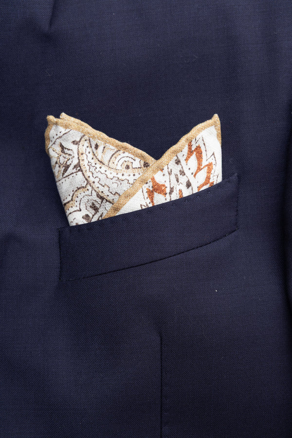 Light patterned pouch in pure silk