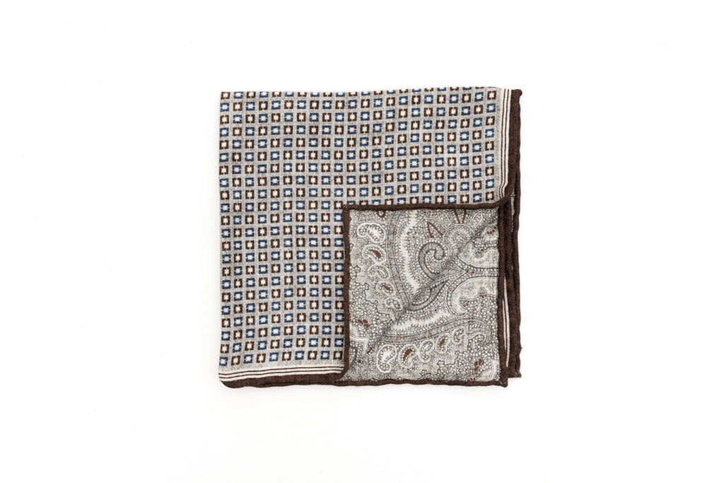 Gray pouch with geometric pattern in pure silk