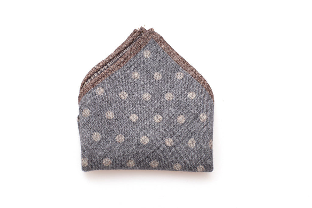 Gray polka dot pouch in pure wool