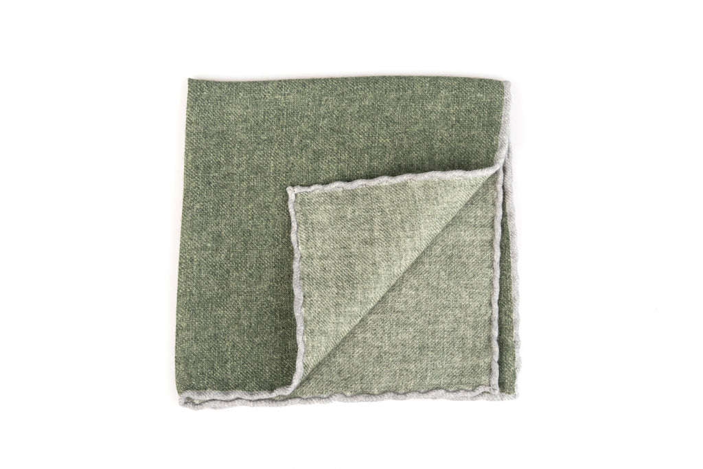 Green pouch with pure wool trim