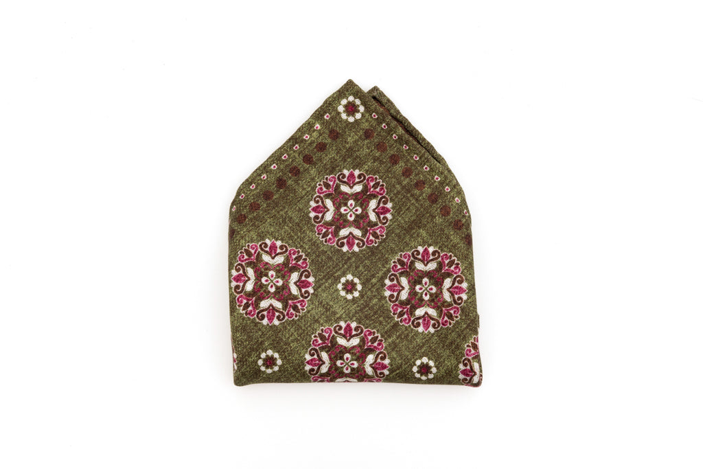 Green pocket square with geometric pattern pure silk