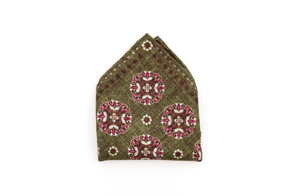 Green pocket square with geometric pattern pure silk