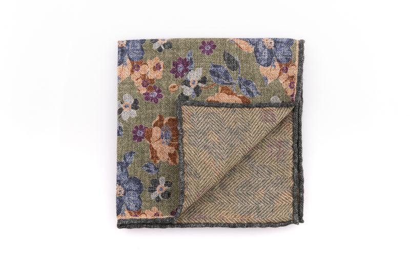 Green pouch in pure wool