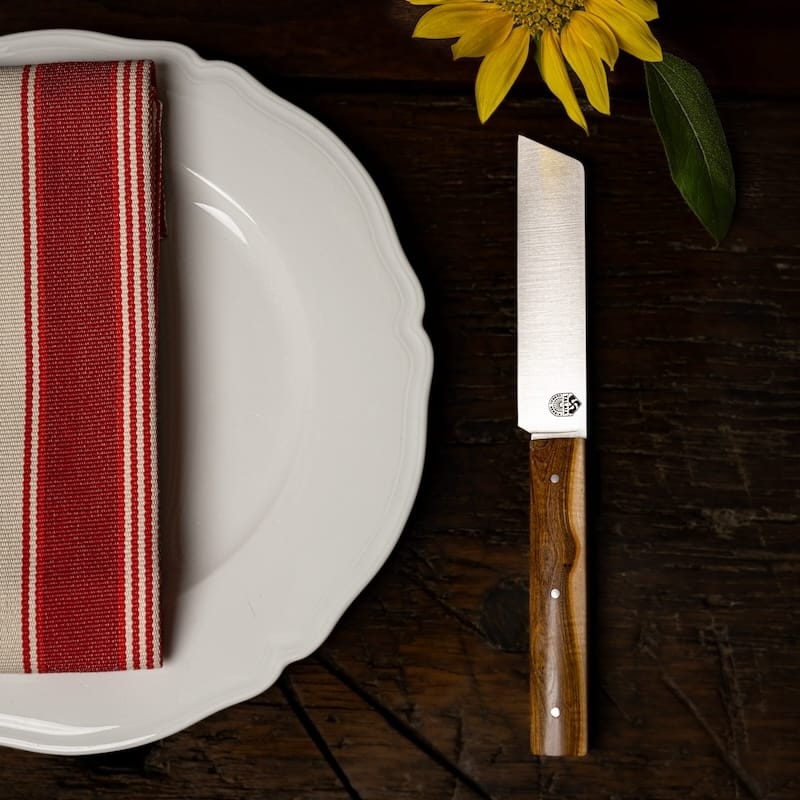 Le couteau basque de table-l'authentique couteau basque traditionnel pour la table.