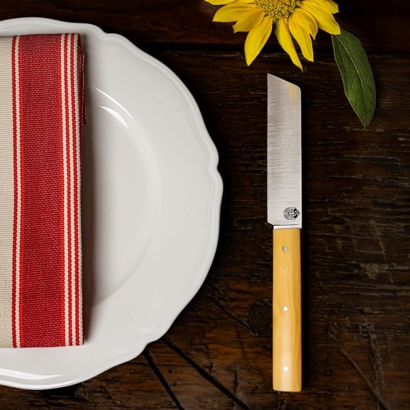 Le couteau basque de table-l'authentique couteau basque traditionnel pour la table.