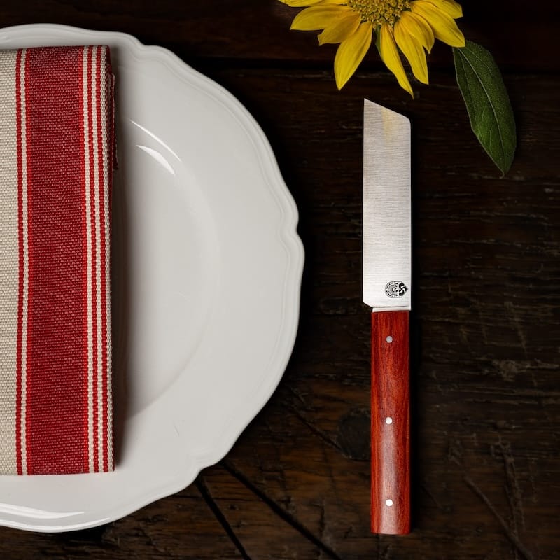 Le couteau basque de table-l'authentique couteau basque traditionnel pour la table.