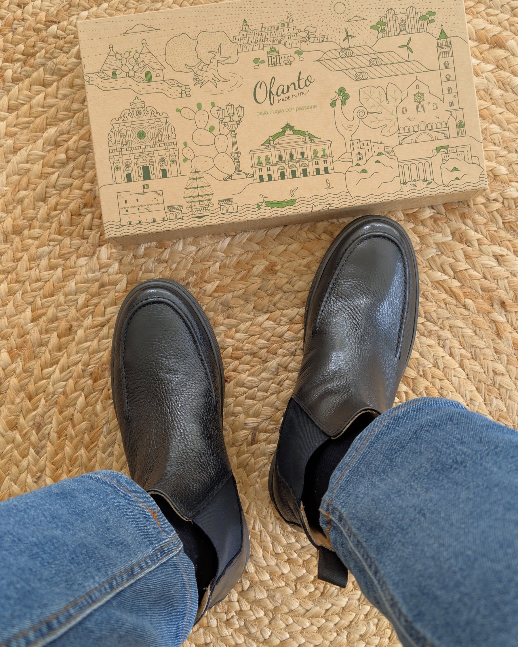 Cortina - Navy Leather