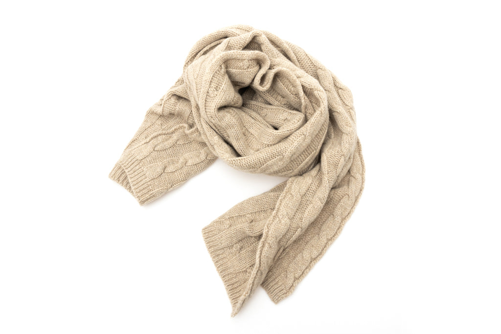 Bež šal iz čistega kašmirja