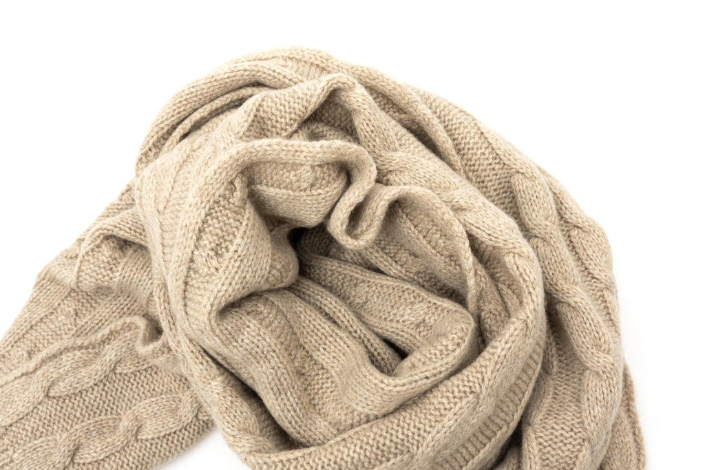 Bež šal iz čistega kašmirja