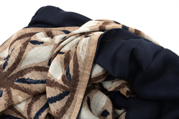 Bež dvojni šal iz čiste volne z vzorcem