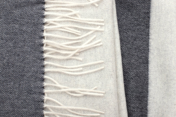 Šal iz kašmirja z resicami