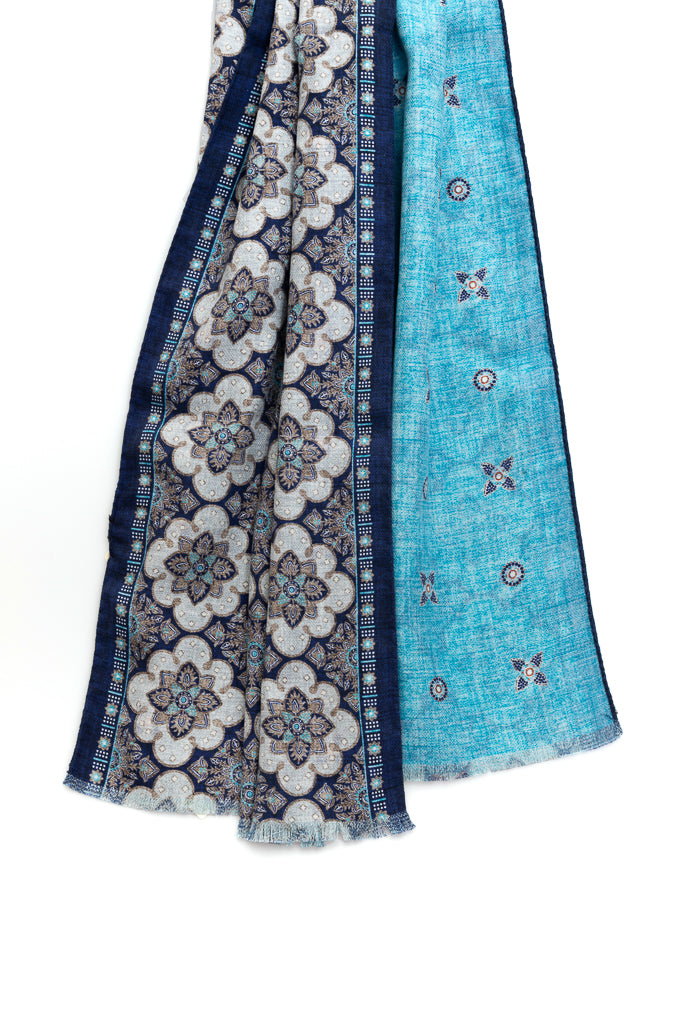 Double-faced scarf with design in pure silk