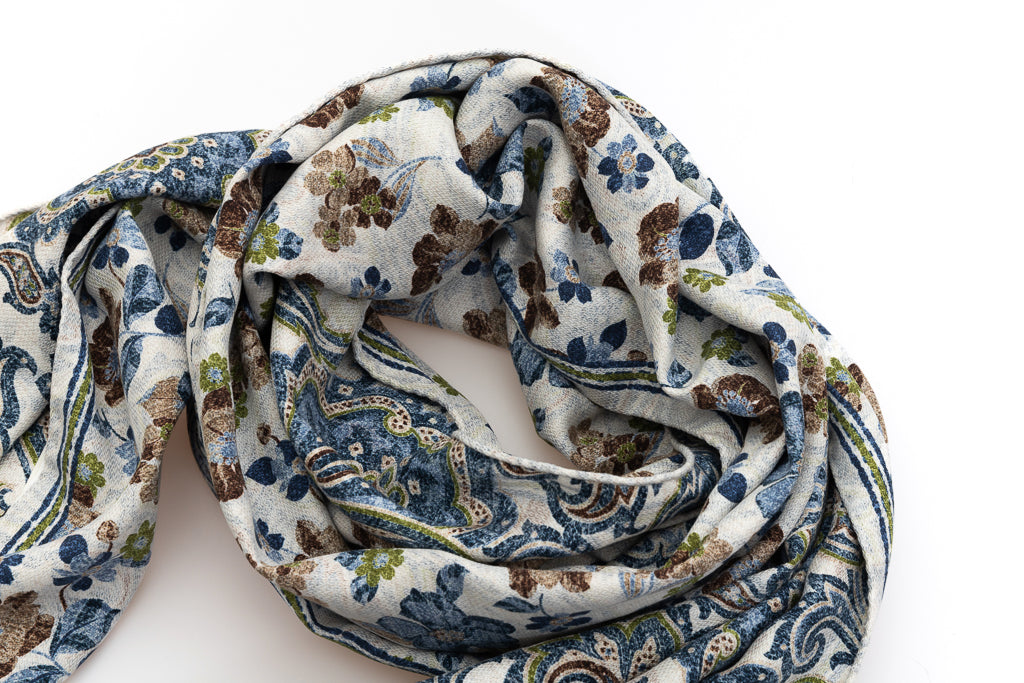 Double-faced scarf with floral pattern pure silk