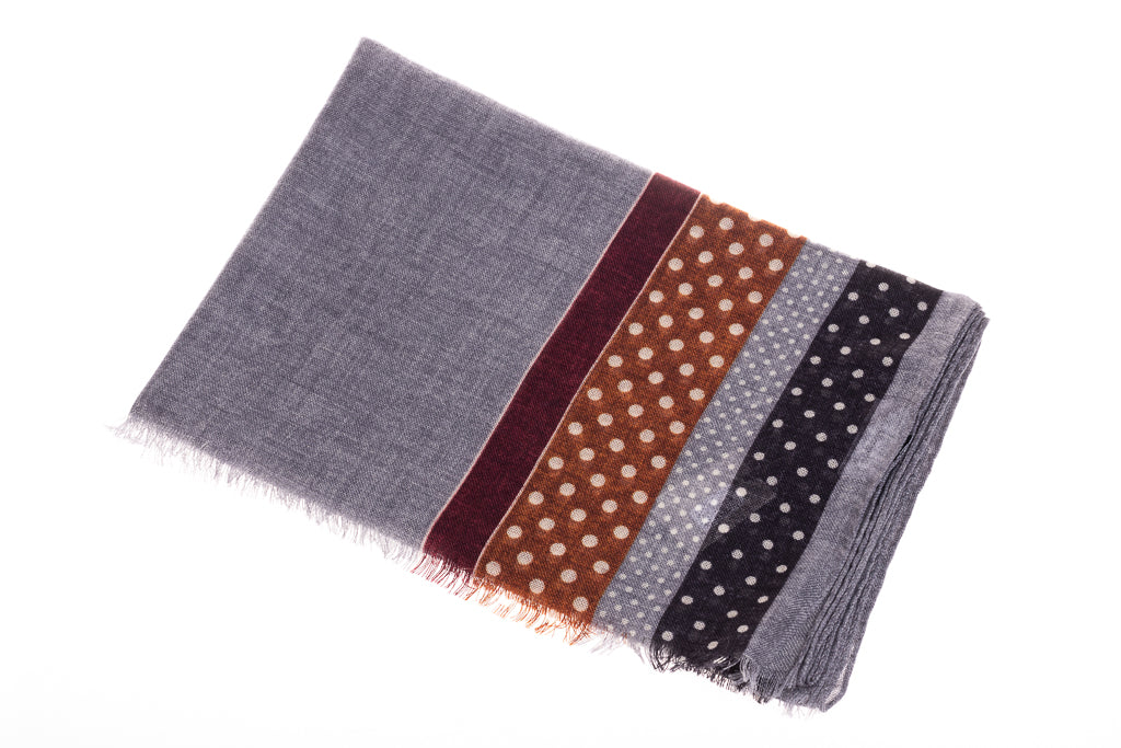 Sciarpa in pura lana a pois grigi