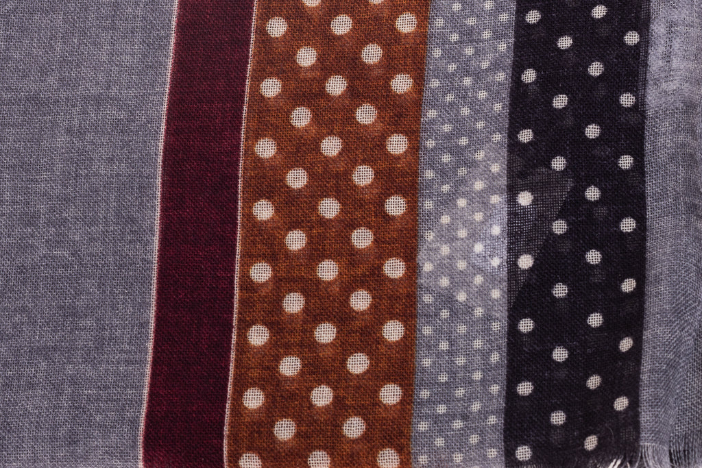 Sciarpa in pura lana a pois grigi