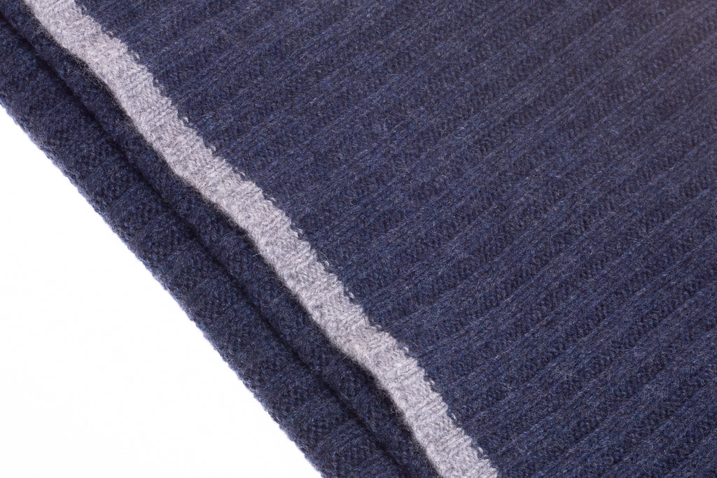 Modri šal z robom iz čistega kašmirja