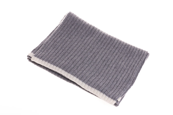 Gray scarf with pure cashmere border