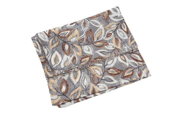 Light gray scarf in pure wool pattern