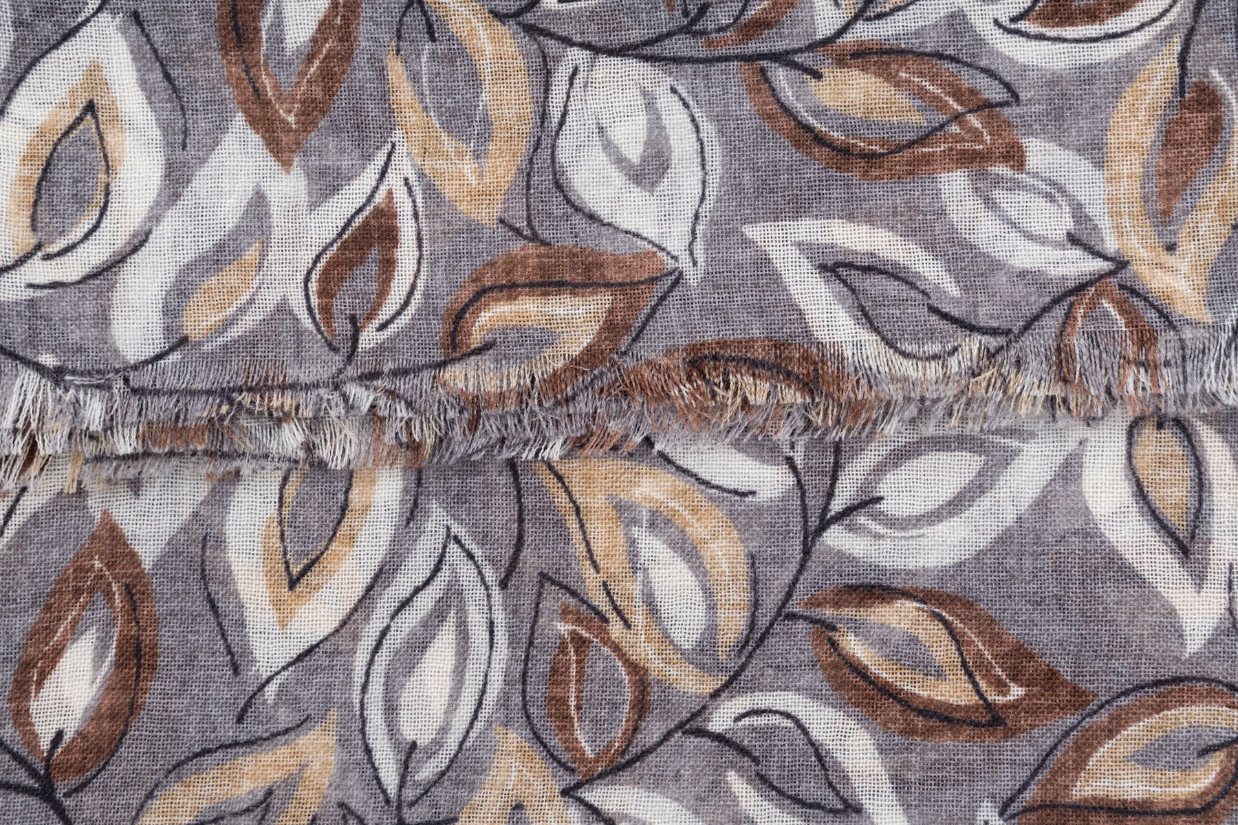 Svetlo siva ruta iz čiste volne z vzorcem