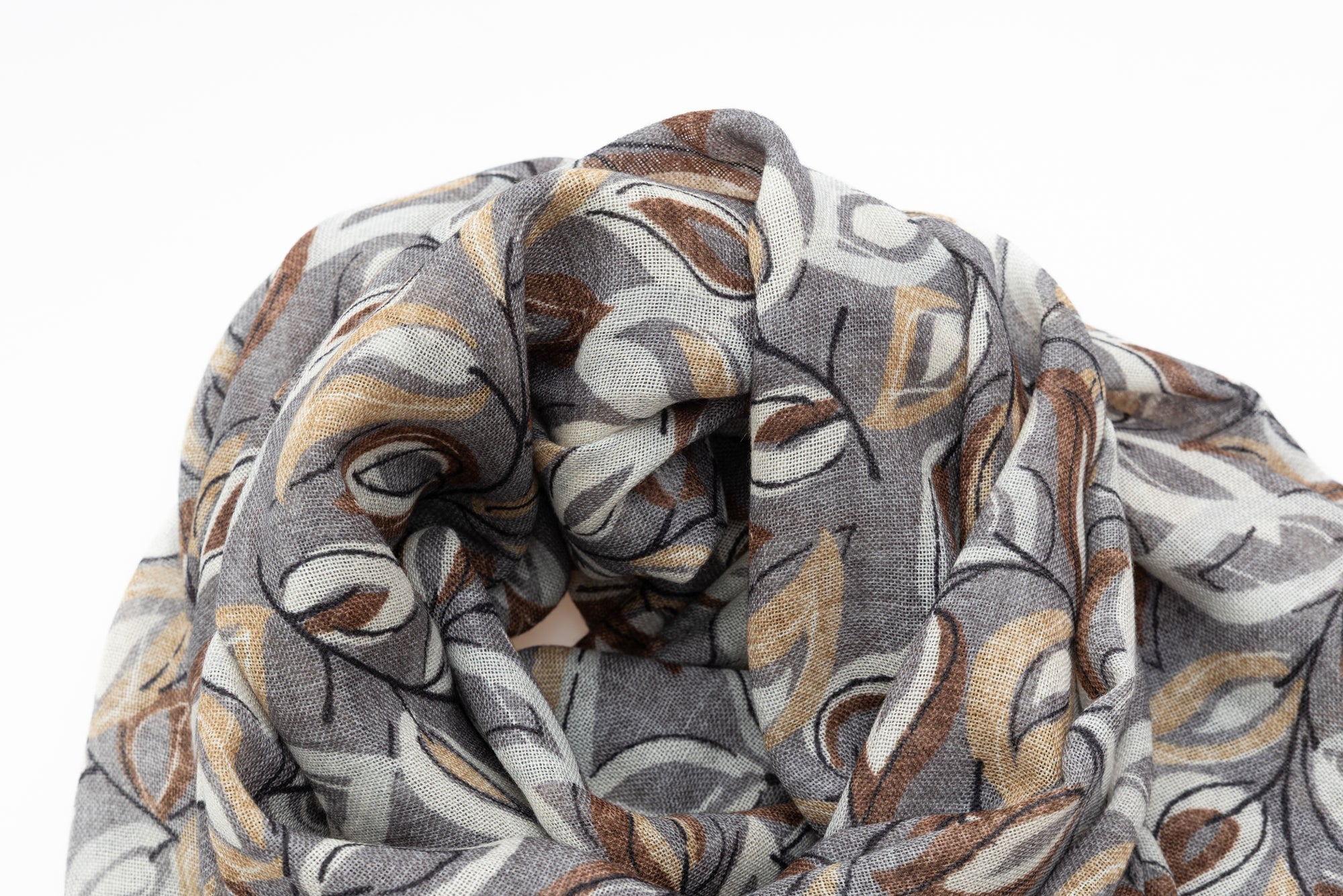 Svijetlosivi šal od čiste vune s uzorkom