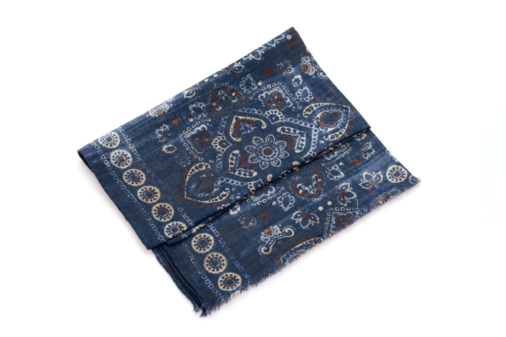 Šal z vzorcem iz čiste volne