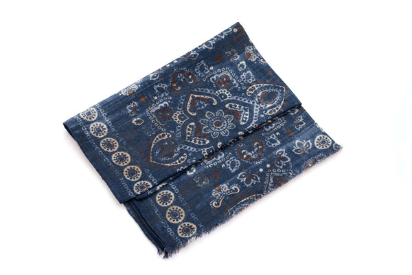 Scarf with pattern in pure wool