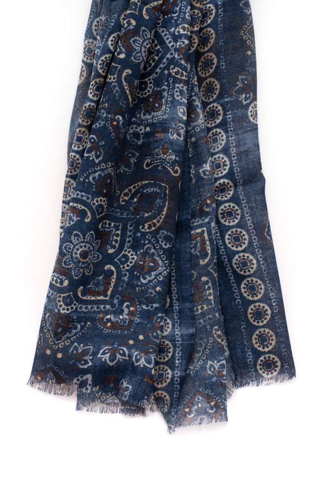 Šal z vzorcem iz čiste volne