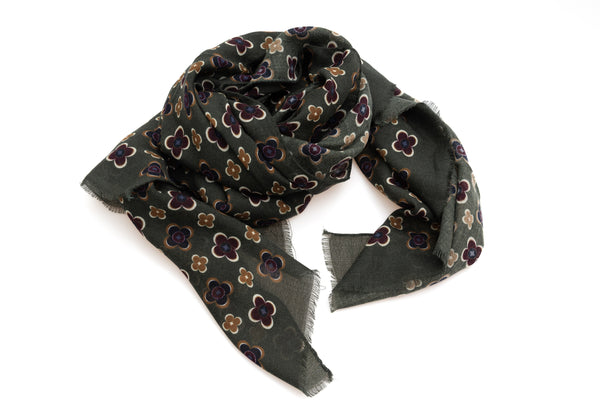 Sciarpa fondo verde in fantasia floreale pura lana