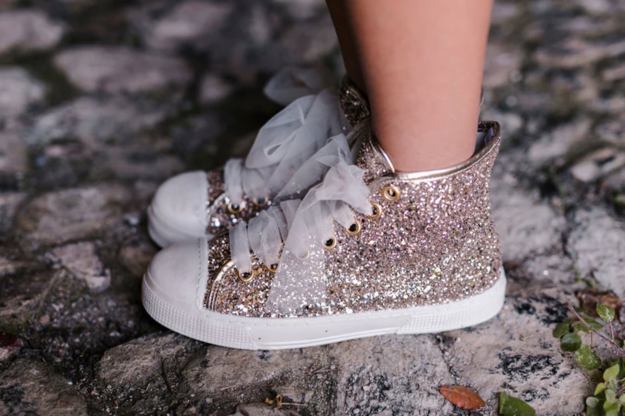 HIGH GLITTER SNEAKER WITH TULLE LACES