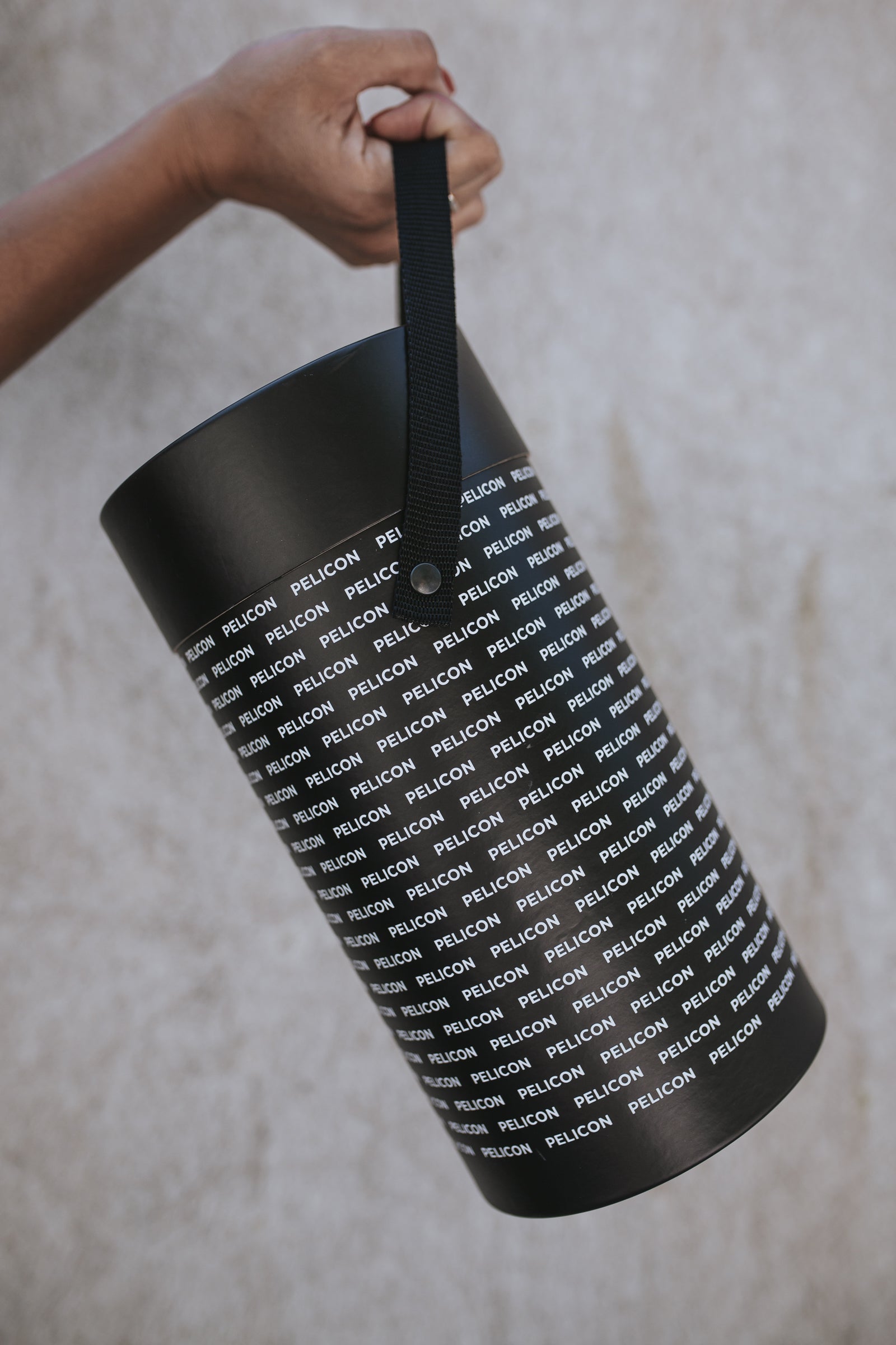 Gift Collection of Pelicon the Leaking Barrel Beer with Glass