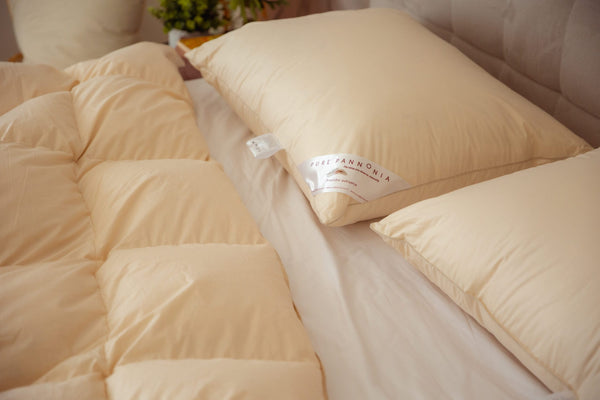 Set: Lugi Blanket and Lugi High Pillow (down, feathers)