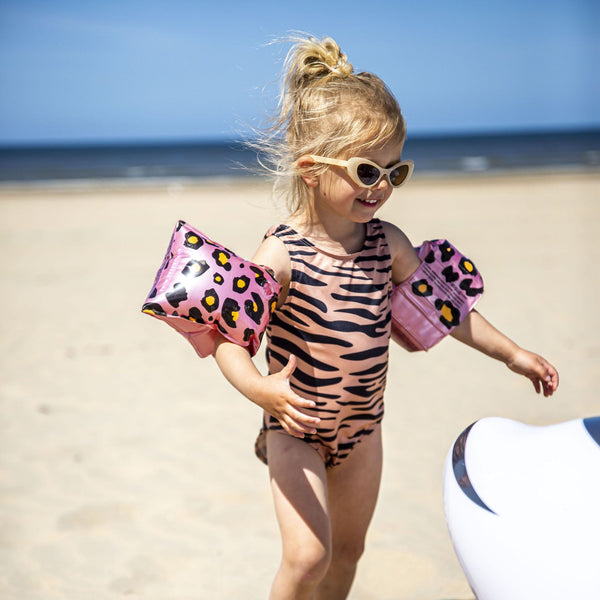 zwembandjes-2-6-jaar-rosé-panterprint-swim-essentials-2