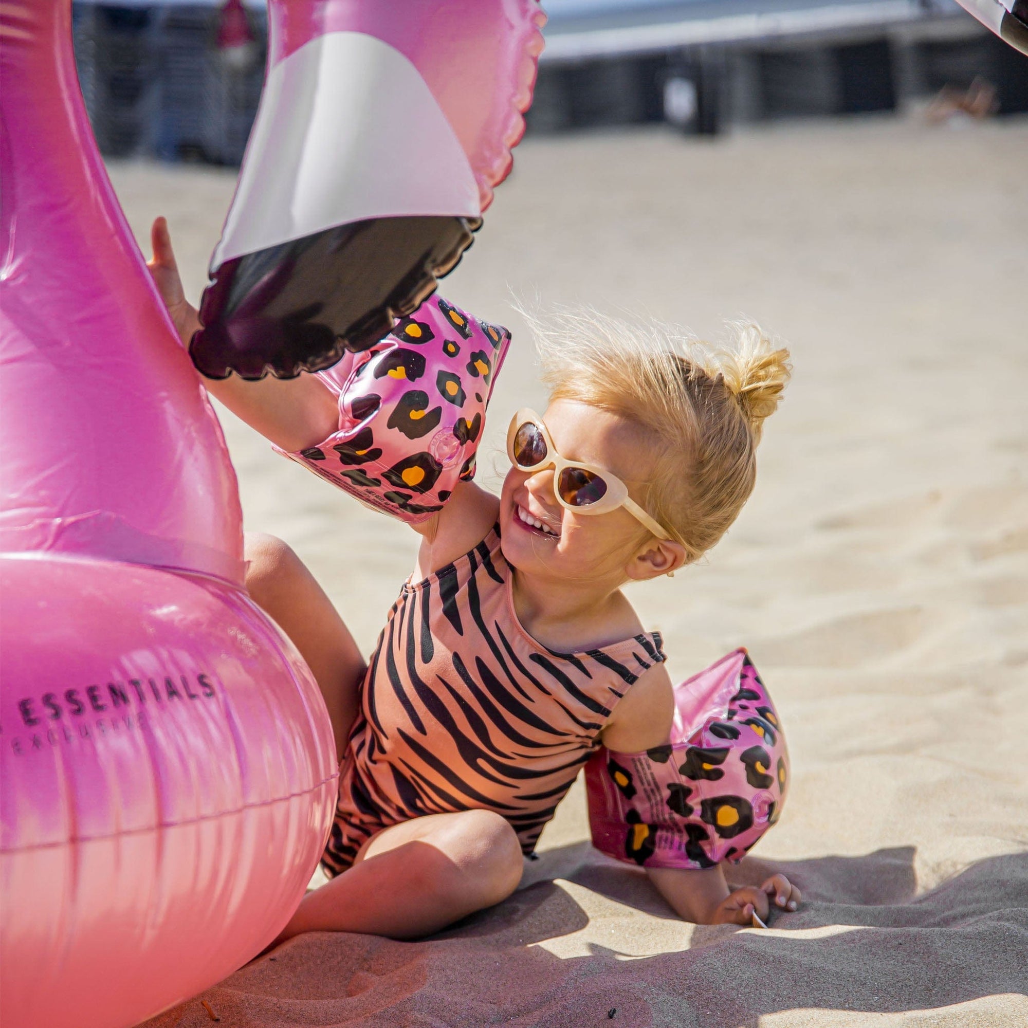 zwembandjes-2-6-jaar-rosé-panterprint-swim-essentials-6