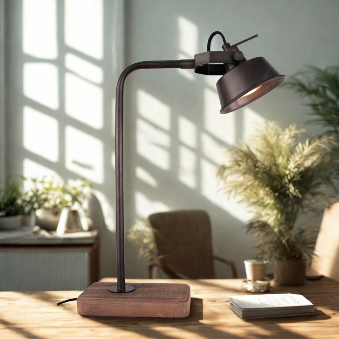 Various Max Table Lamp – Industrial Design – Black Metal & Wood – GU10 – 40 cm high