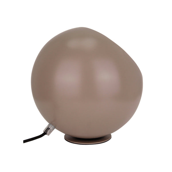 De taupekleurige Occhio tafellamp heeft een modern design. Perfect voor een sfeervolle aanvulling in jouw interieur.