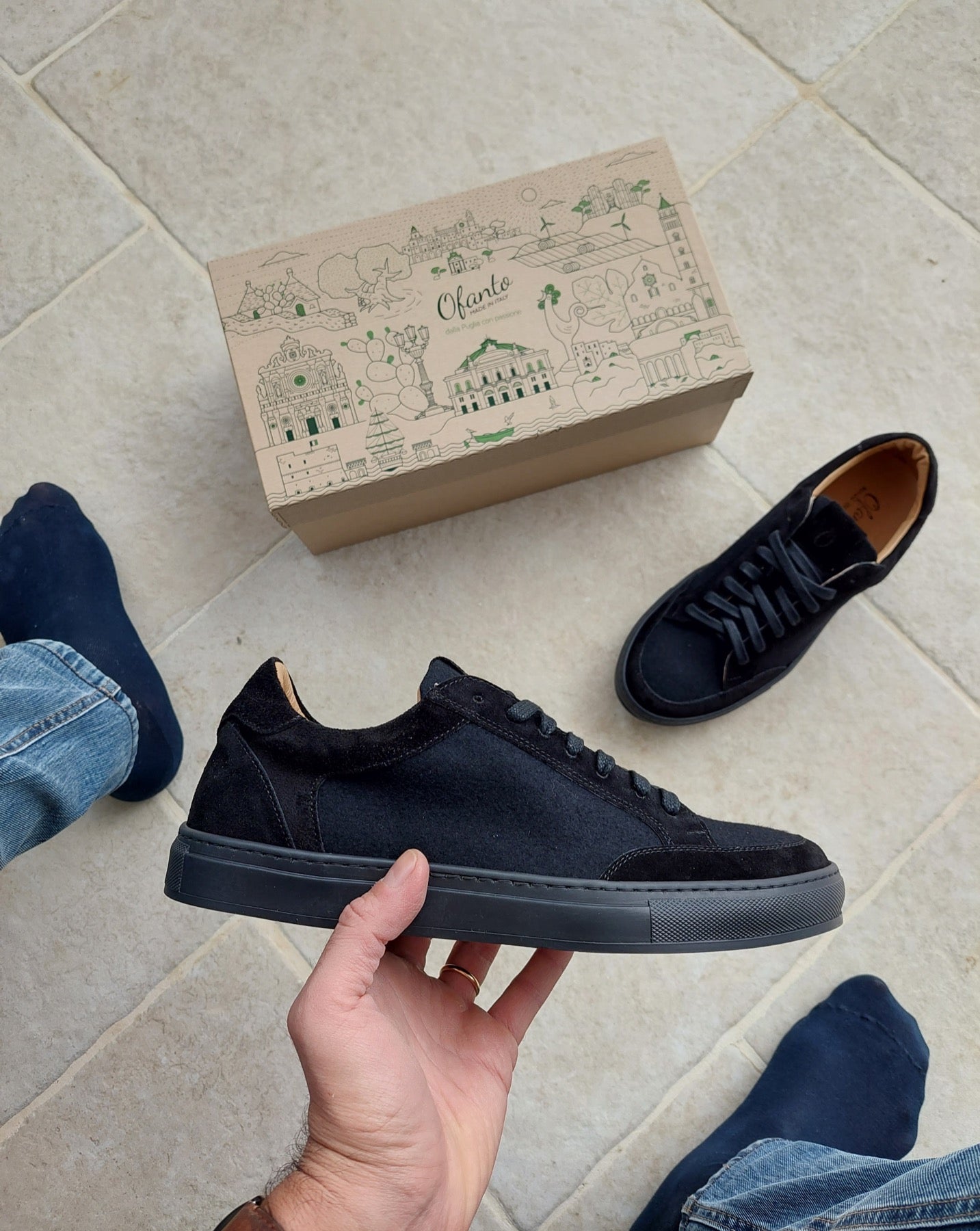 UMBERTINA - Volledig Zwart