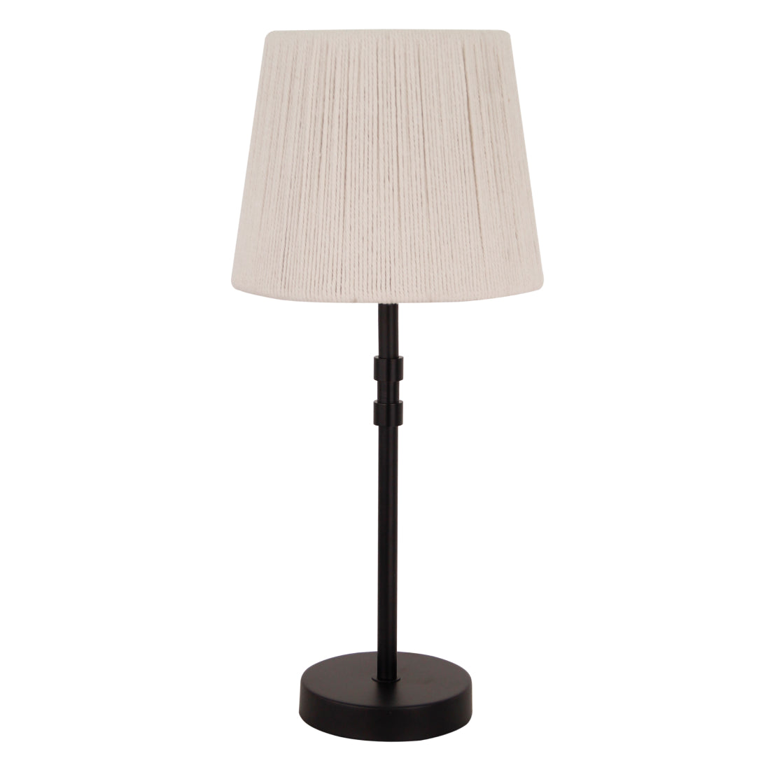 Lichte drum-lampenkap met een ambachtelijk weefpatroon voor een Scandinavisch interieur.