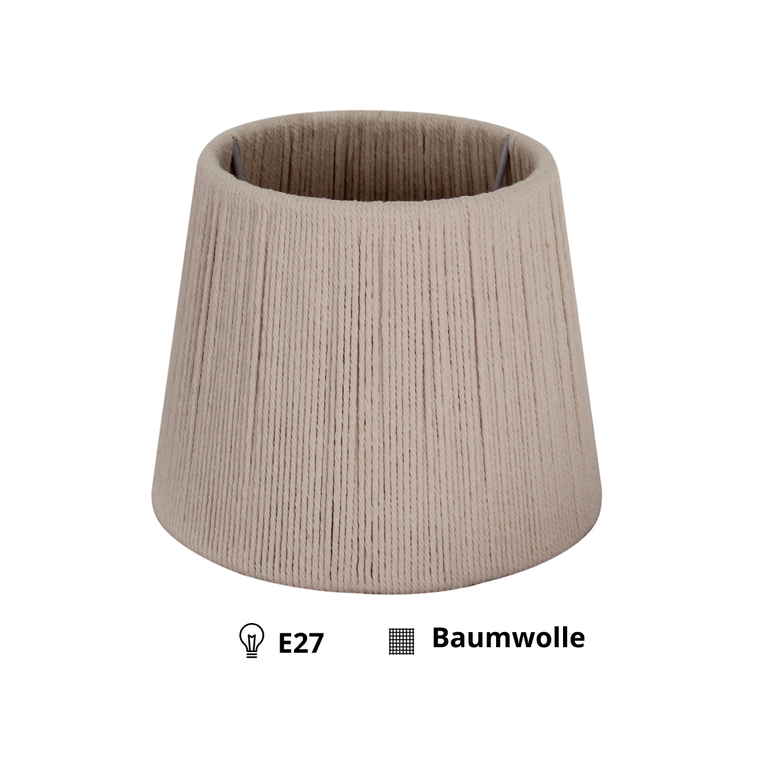 Moderne beige lampenkap van natuurlijk materiaal voor een Boho-stijl woonkamer.