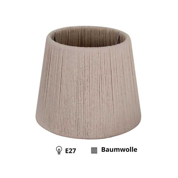 Moderne beige lampenkap van natuurlijk materiaal voor een Boho-stijl woonkamer.