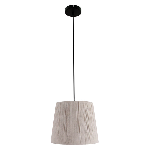 Moderne beige lampenkap van natuurlijk materiaal voor een Boho-stijl woonkamer.