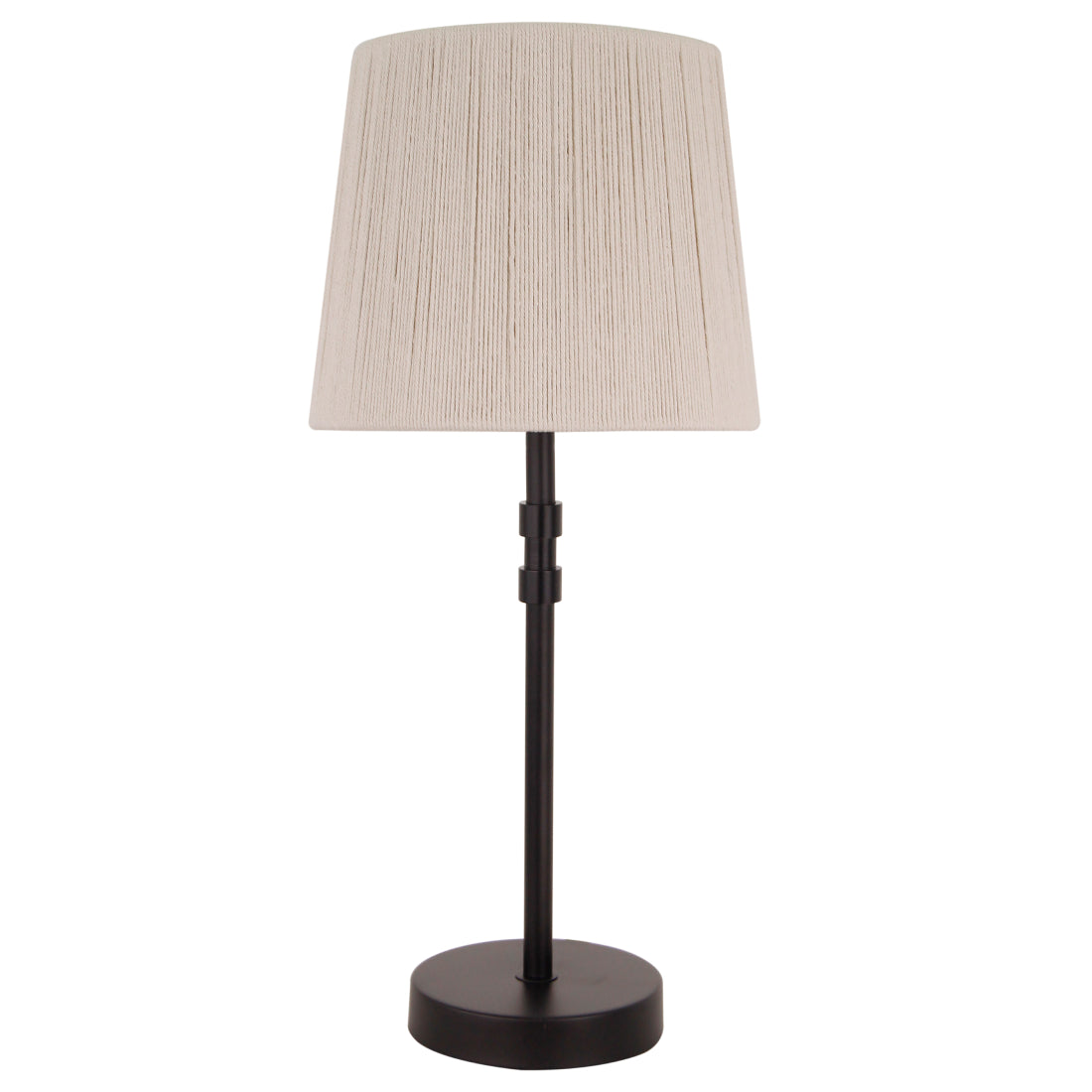 Lichte drum-lampenkap met een ambachtelijk weefpatroon voor een Scandinavisch interieur.