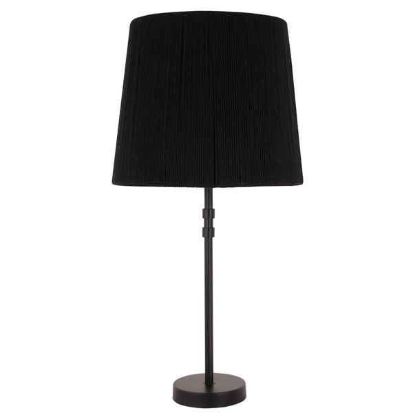 Luxe zwarte lampenkap met natuurlijke materialen voor een modern interieur.