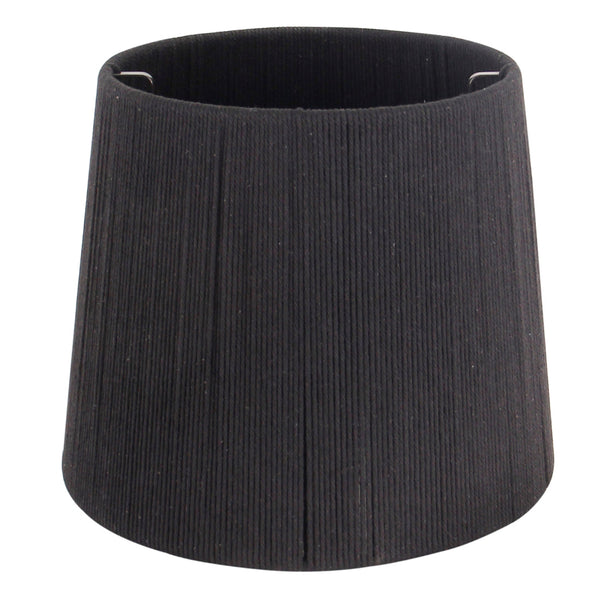 Ronde zwarte lampenkap gemaakt van verticaal geweven katoenen koord.