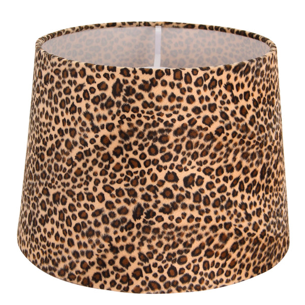 Liggende lampenkap drum rond fluweel met pantermateriaal op een witte achtergrond.