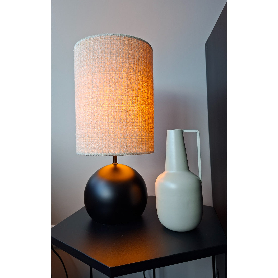 Various Porto Table Lamp – Modern Design with Sphere Base – Black – E27 Socket