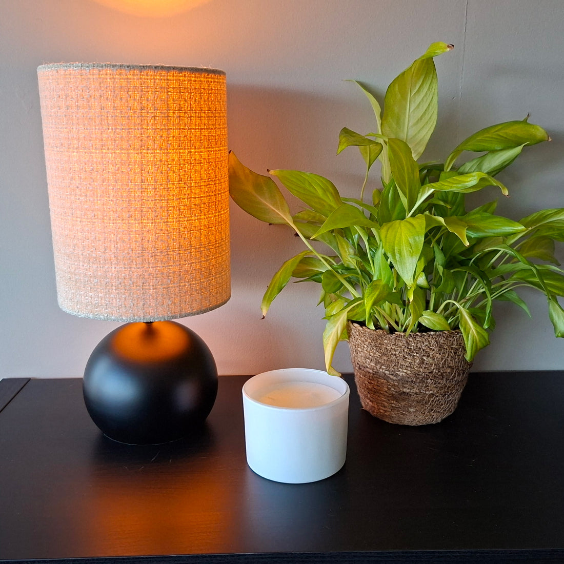 Various Porto Table Lamp – Modern Design with Sphere Base – Black – E27 Socket