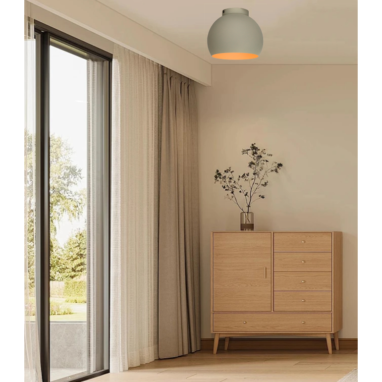 Moderne Deckenleuchte Sfera von Various, 1-flammig, Ø25 cm, in zartem Hellgrün. Ideal für stilvolle und freundliche Wohnkonzepte.